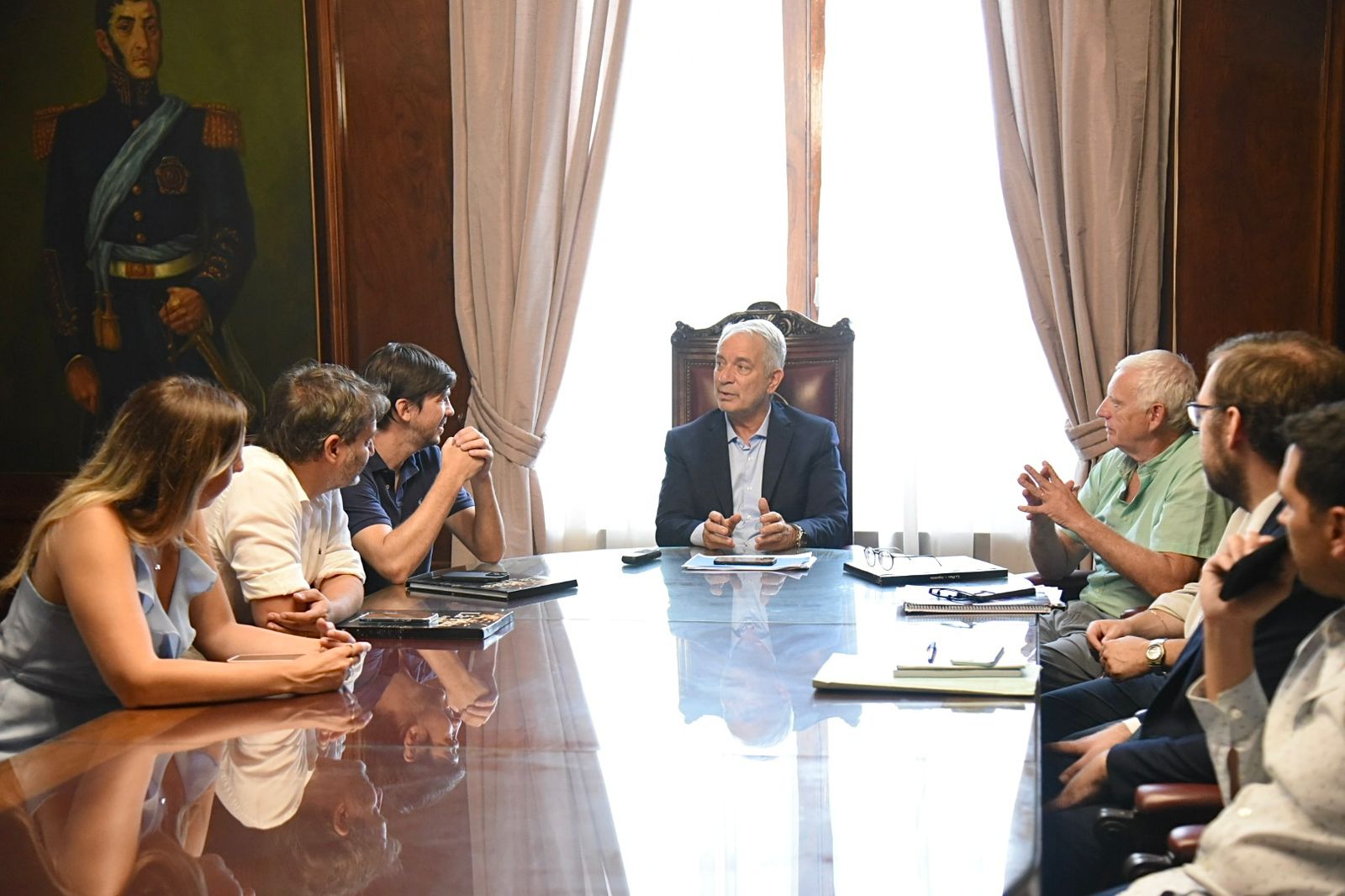 Thea, Chillo y Alak con autoridades municipales y del HTC