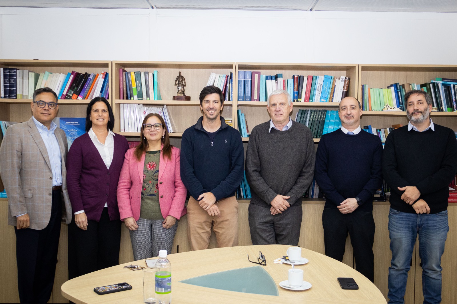 Autoridades del HTC junto a Consultores del BID