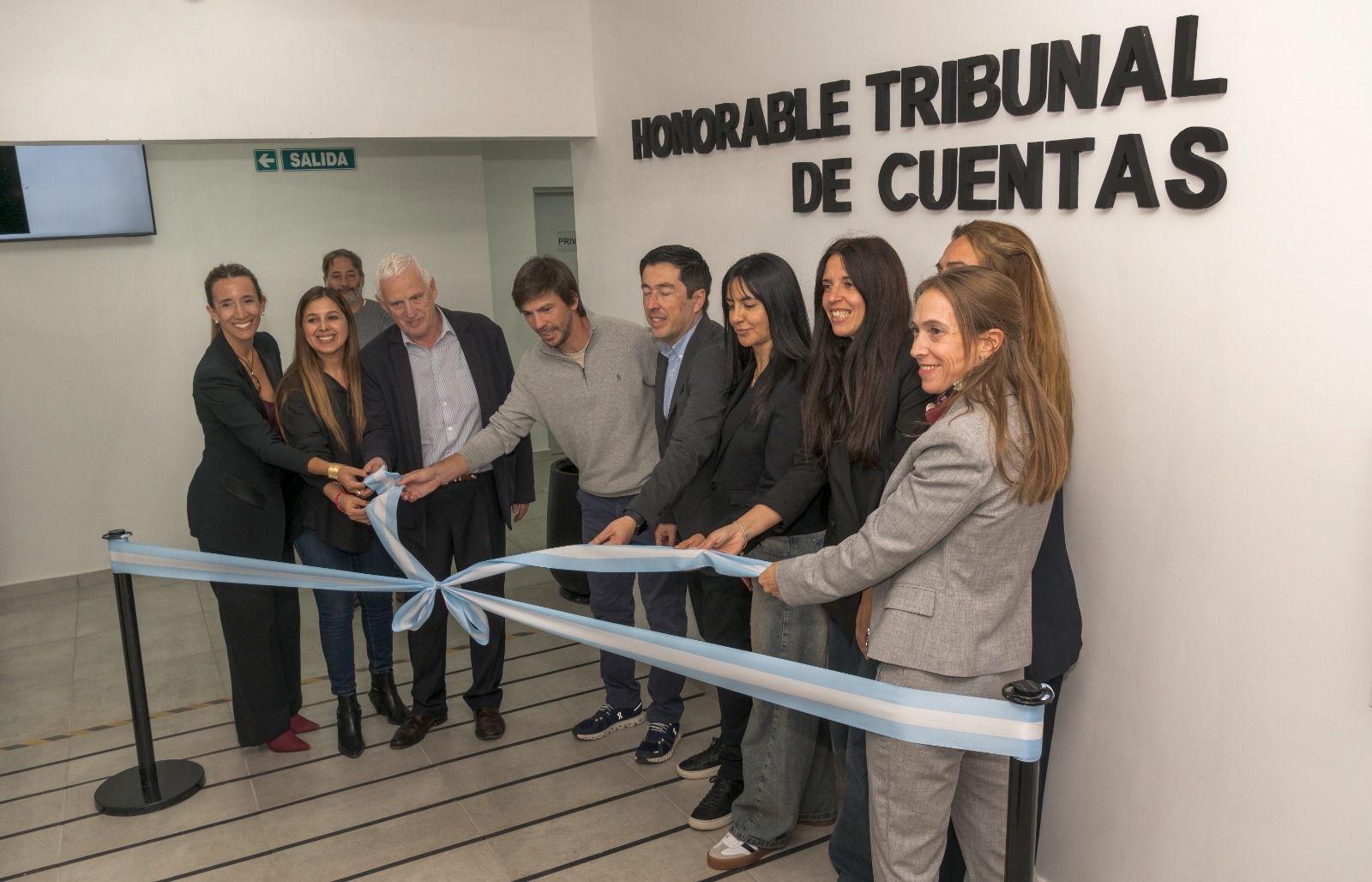 Inauguración y corte de cinta