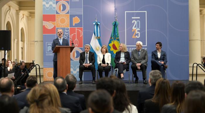 Acto de apertura en el Pasaje Dardo Rocha